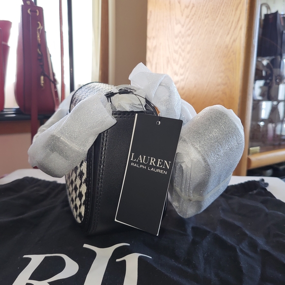 Lauren Ralph Lauren Tanner Houndstooth Medium Crossbody Bag - Picture 11 of 11